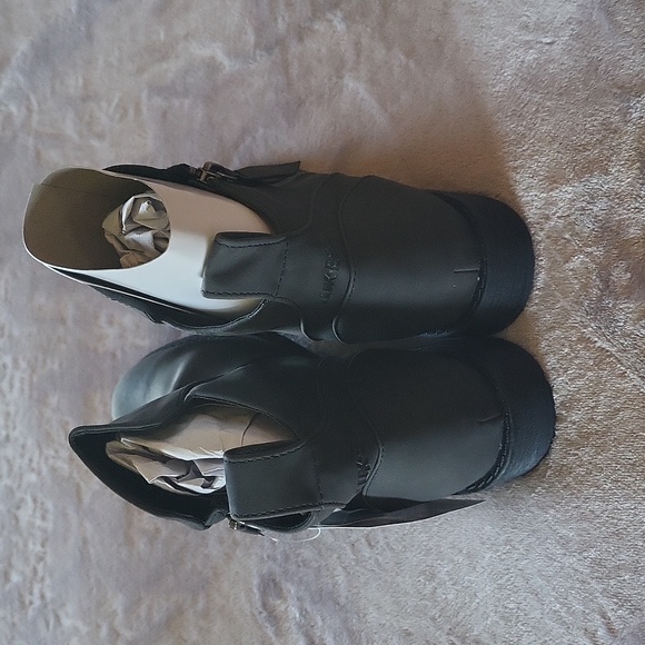 NWT! Women's size 8.5 - Picture 3 of 5